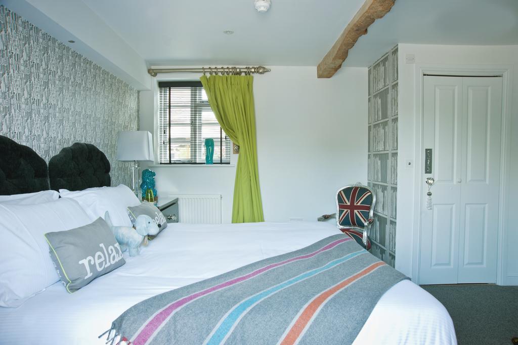The Bell, Alderminster Bed & Breakfast Stratford-upon-Avon Room photo